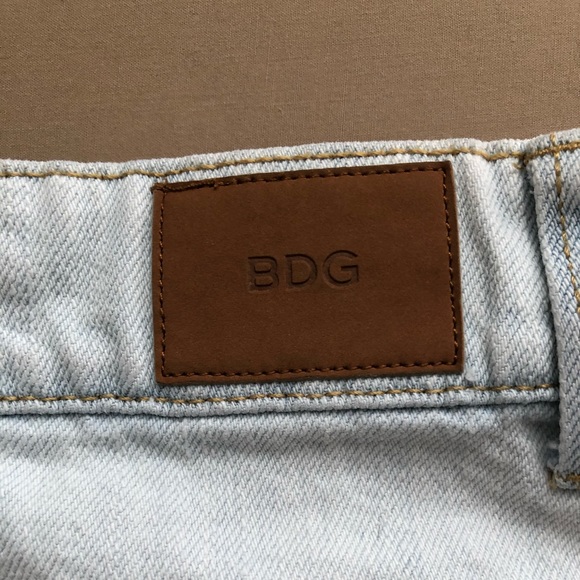 BDG high waisted jean shorts - Picture 3 of 4